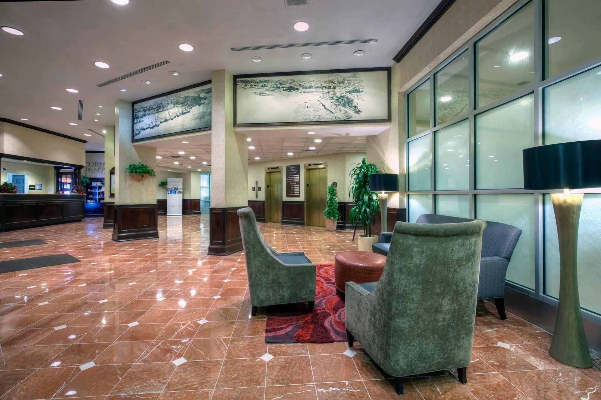 Radisson Cincinnati Riverfront 3酒店*