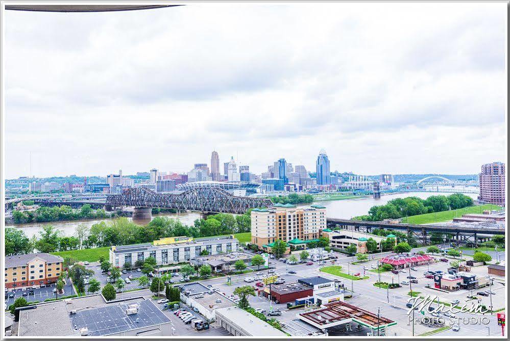 Radisson Cincinnati Covington海滨酒店